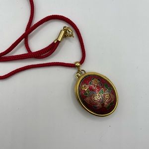 Beautiful vintage necklace